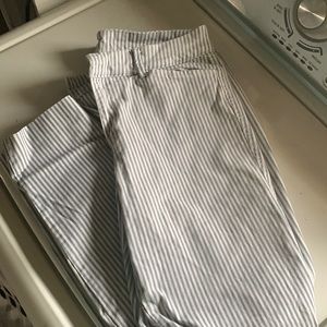 Old Navy Blue and White Striped Cropped Pants